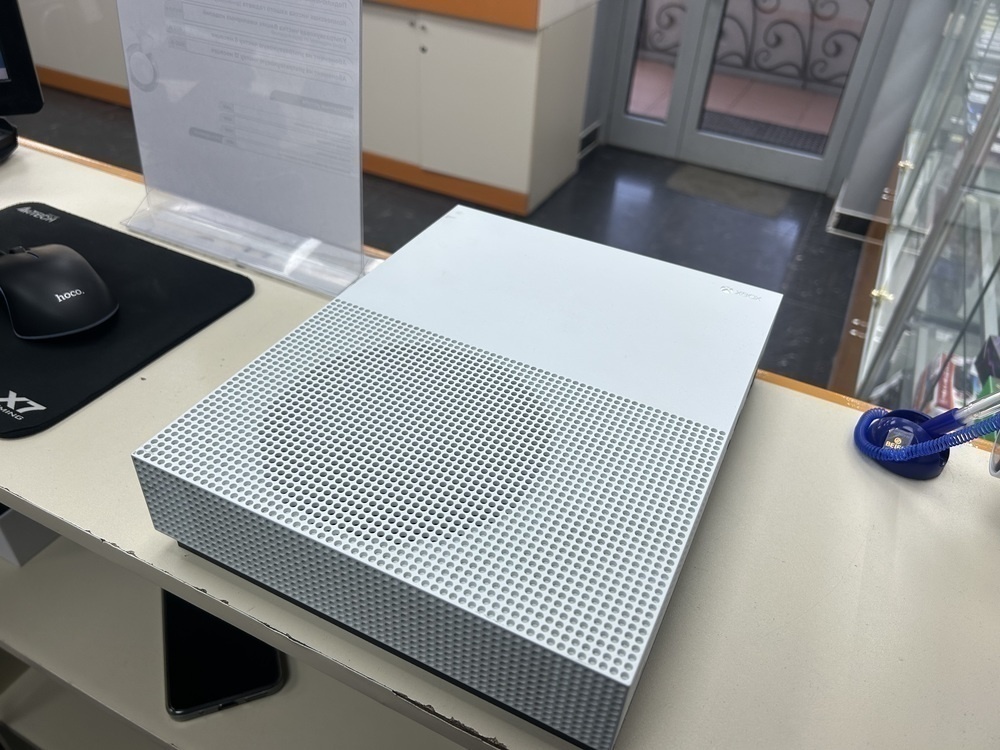 Игровая приставка Xbox One S 500Gb