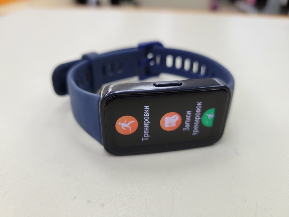 Фитнес-браслет Huawei Band 8