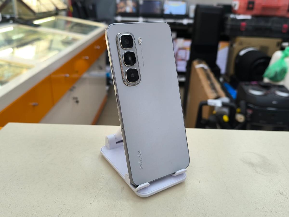 Смартфон Infinix HOT 50 Pro 8/256