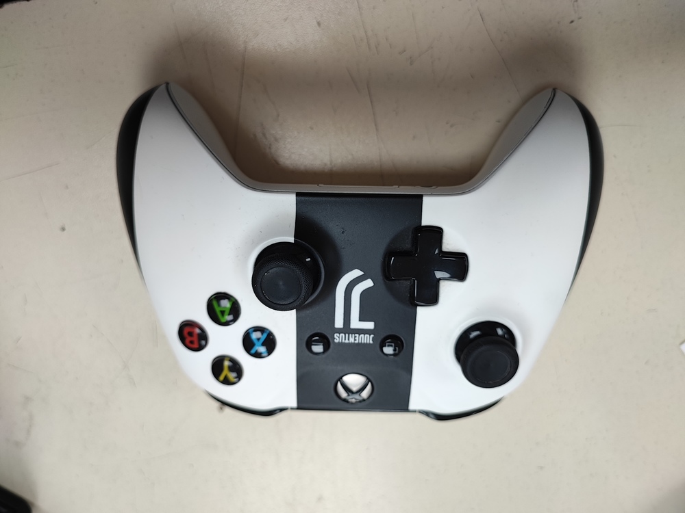 Игровая приставка Xbox One 1 Tb