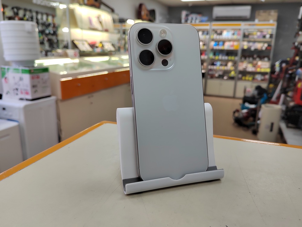 Смартфон Apple Iphone 15 Pro 128Gb