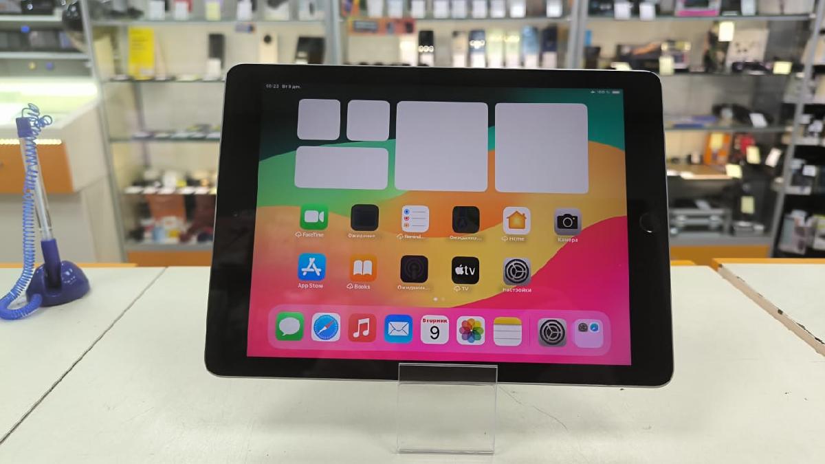 Планшет Apple IPad 6 32 ГБ A1893 (Wi-Fi)