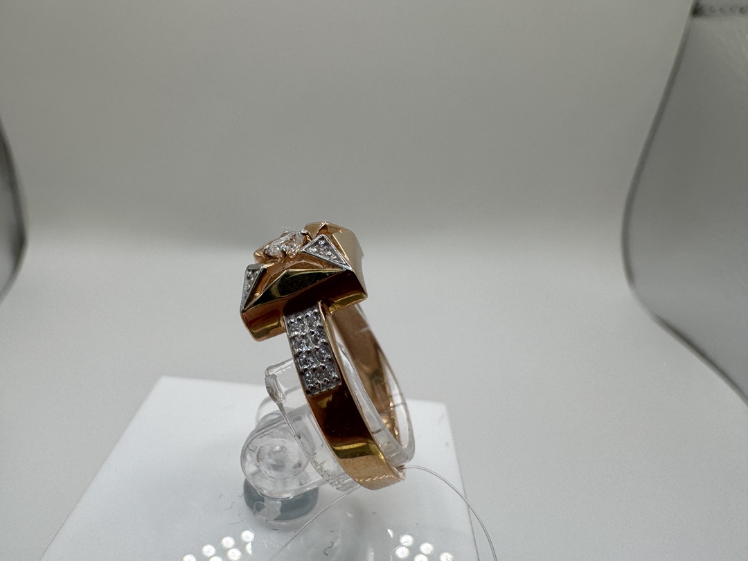 КОЛЬЦО С КАМНЯМИ (Au 585)