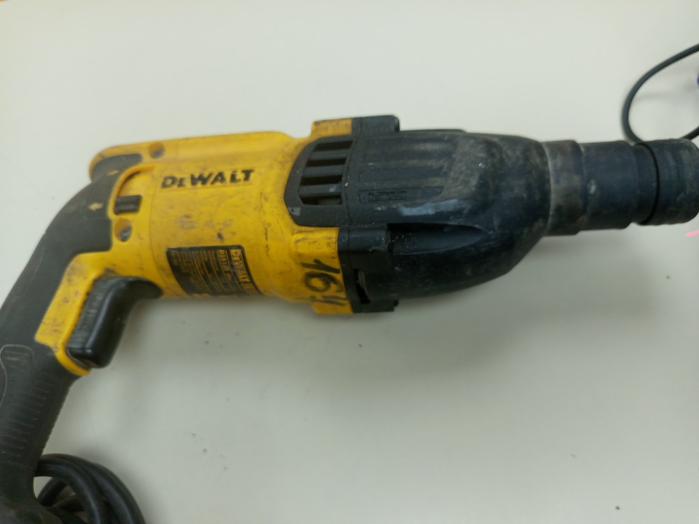 Перфоратор Dewalt D25133