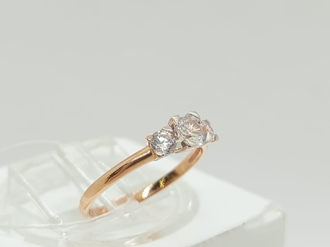 КОЛЬЦО С КАМНЯМИ (Au 585)