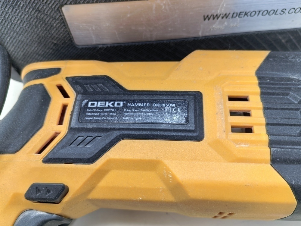 Перфоратор Deko DKH850W