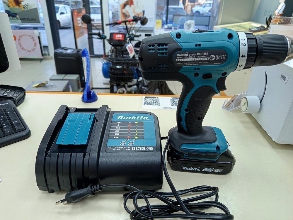 Шуруповерт Makita DDF453