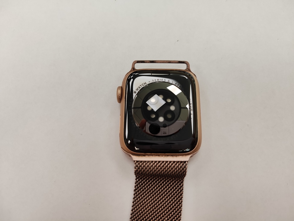 Смарт-часы Apple Watch Series 6 40mm