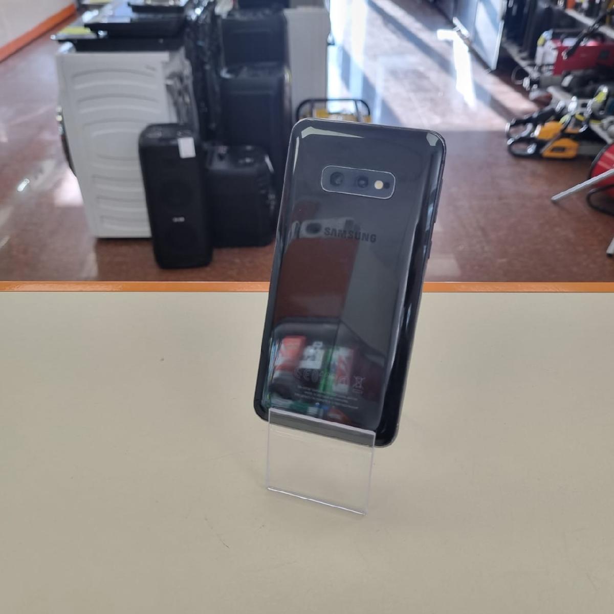 Смартфон Samsung Galaxy S10e 6/128