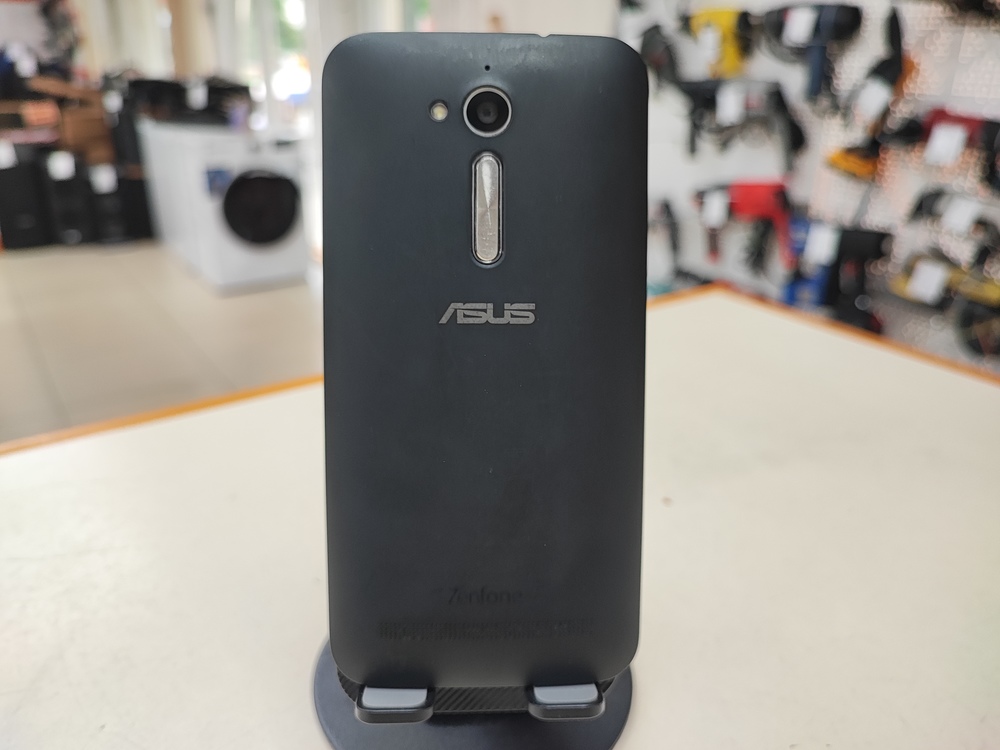 Смартфон Asus ZB500KG