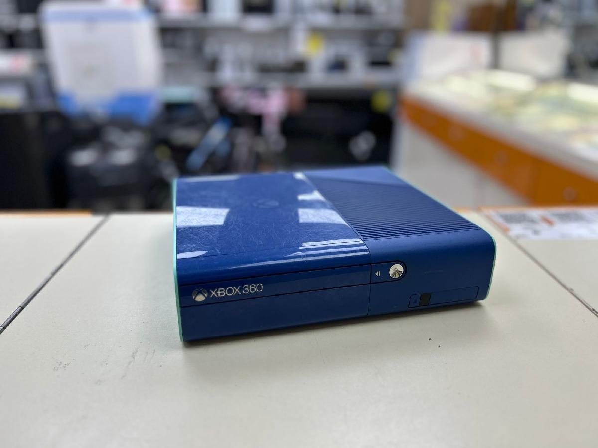 Игровая приставка Xbox 360;