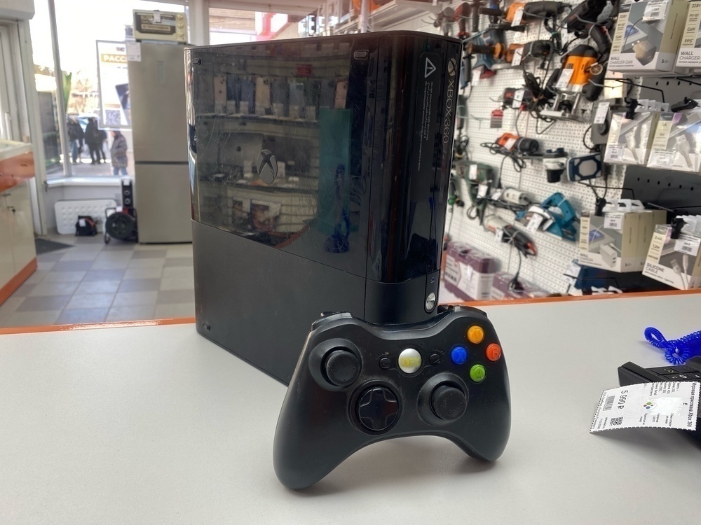 Игровая приставка Xbox 360 E
