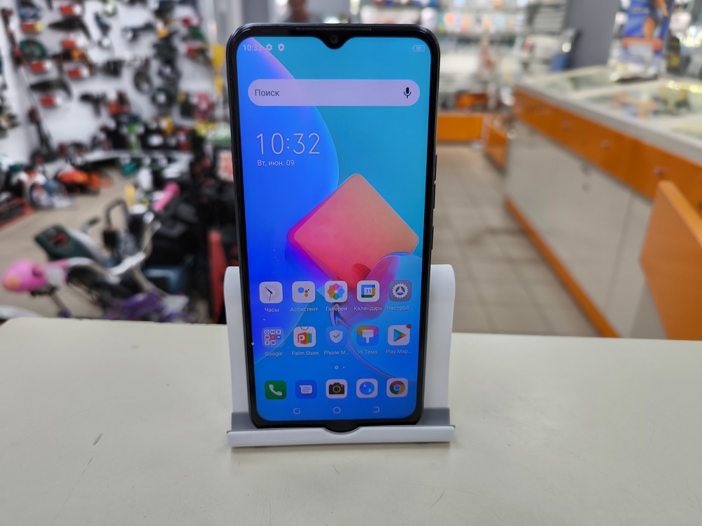 Смартфон Tecno Spark 8C 4/64