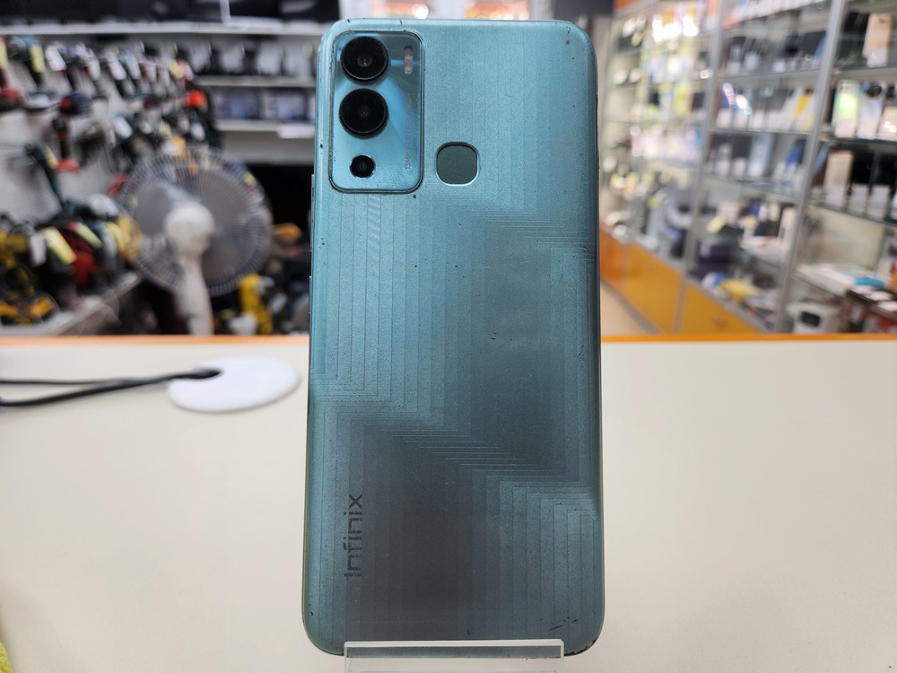 Смартфон Infinix HOT 12i 4/64