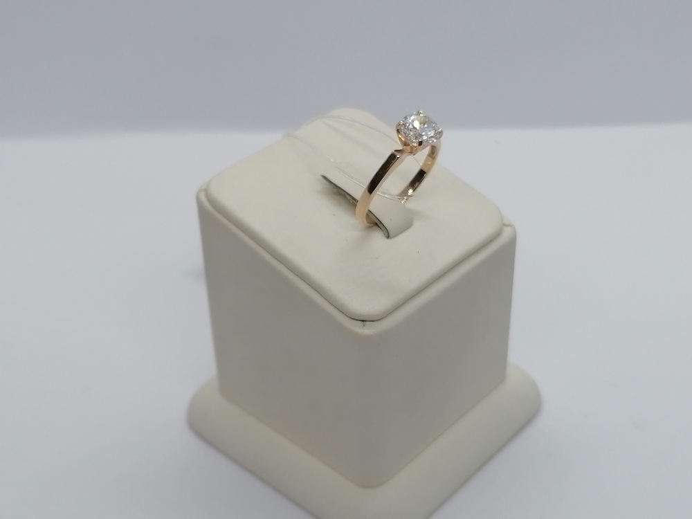 010184 КОЛЬЦО С КАМНЕМ (Au 585)