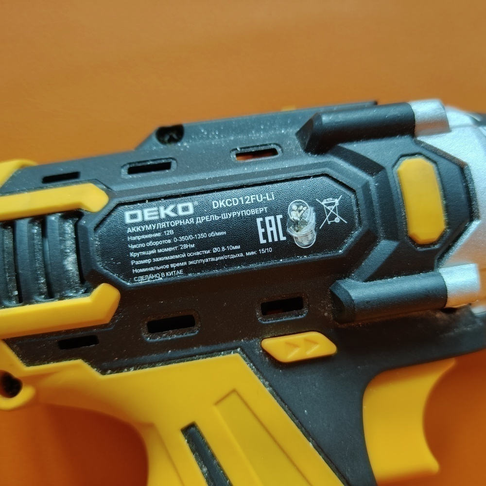 Шуруповерт Deko DKCD12FU-LI