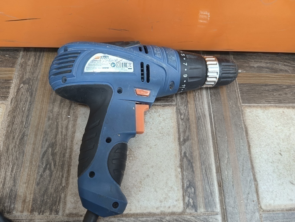 Шуруповерт Dexter J1Z-HW06-10