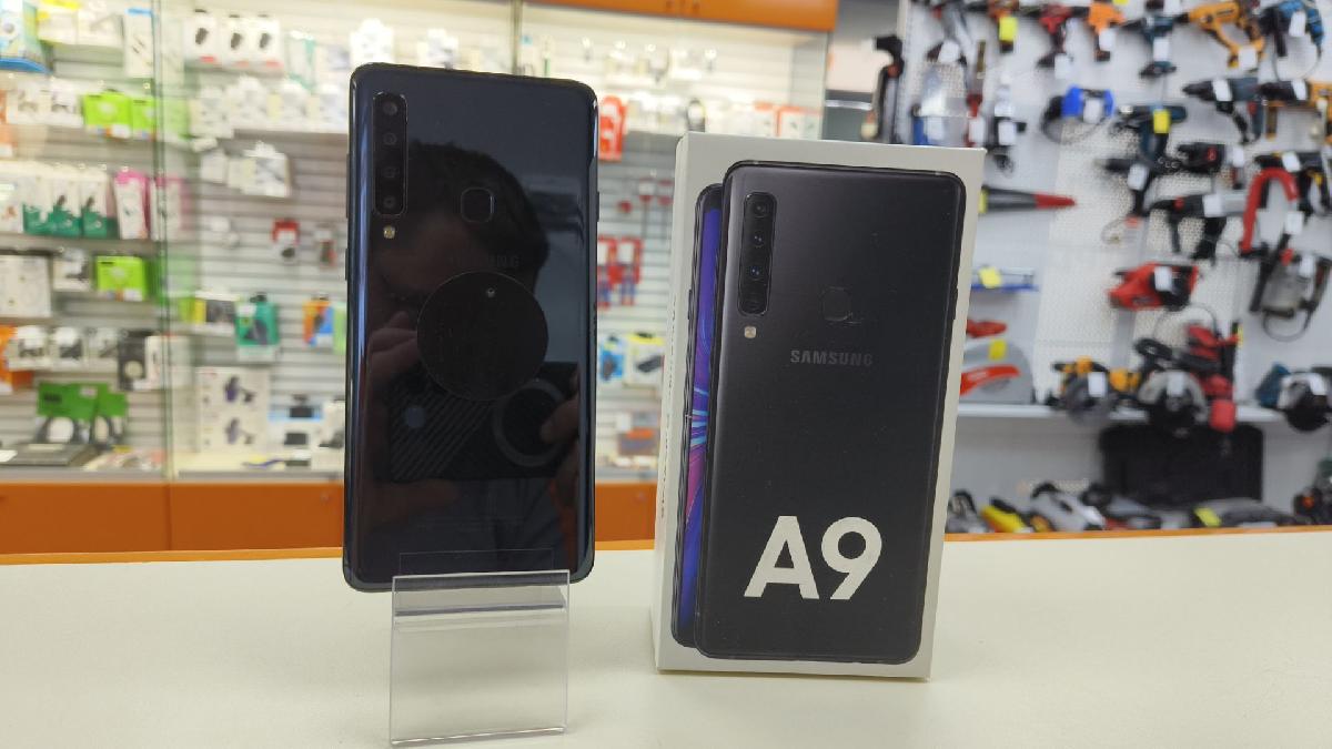 Смартфон Samsung Galaxy A9 (2018) 6/128
