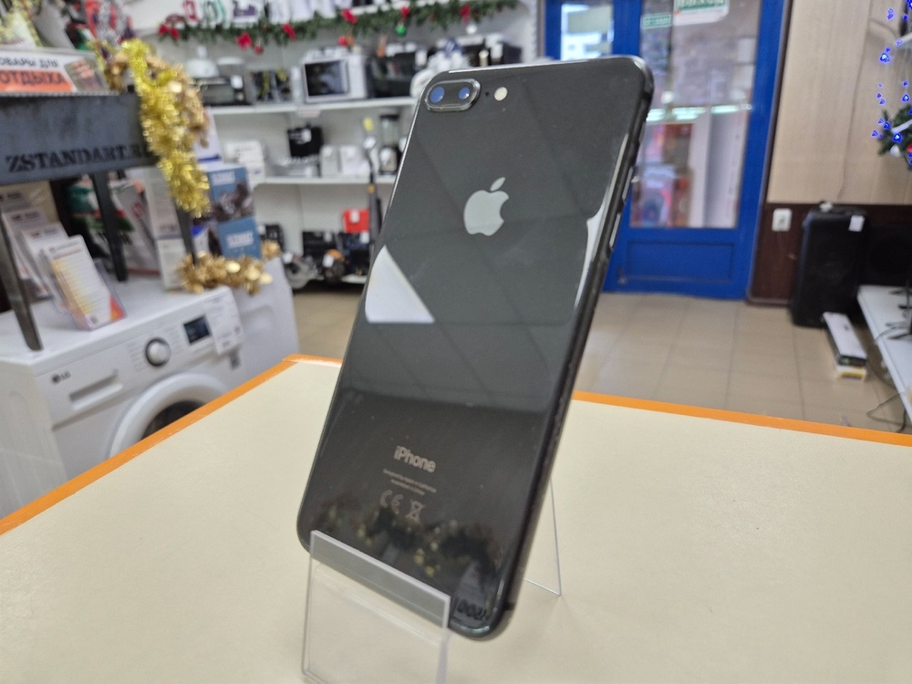 Смартфон Apple iPhone 8 Plus 64Gb