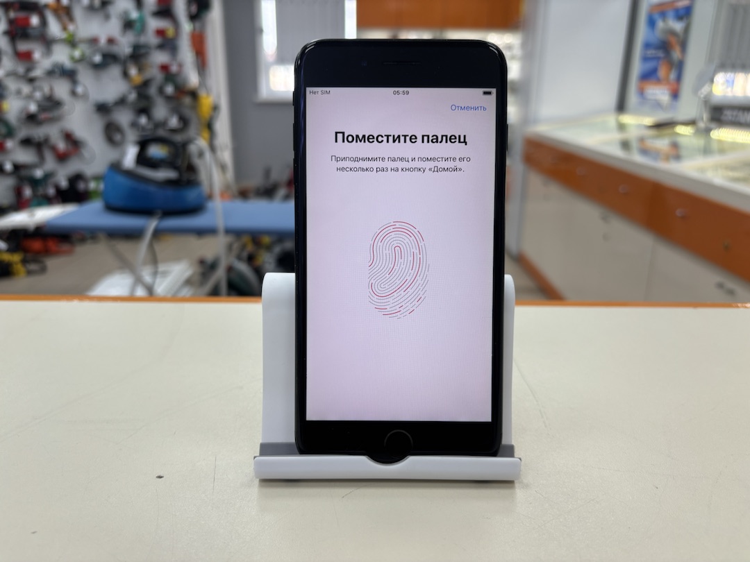 Смартфон Apple iPhone 7 Plus 32Gb