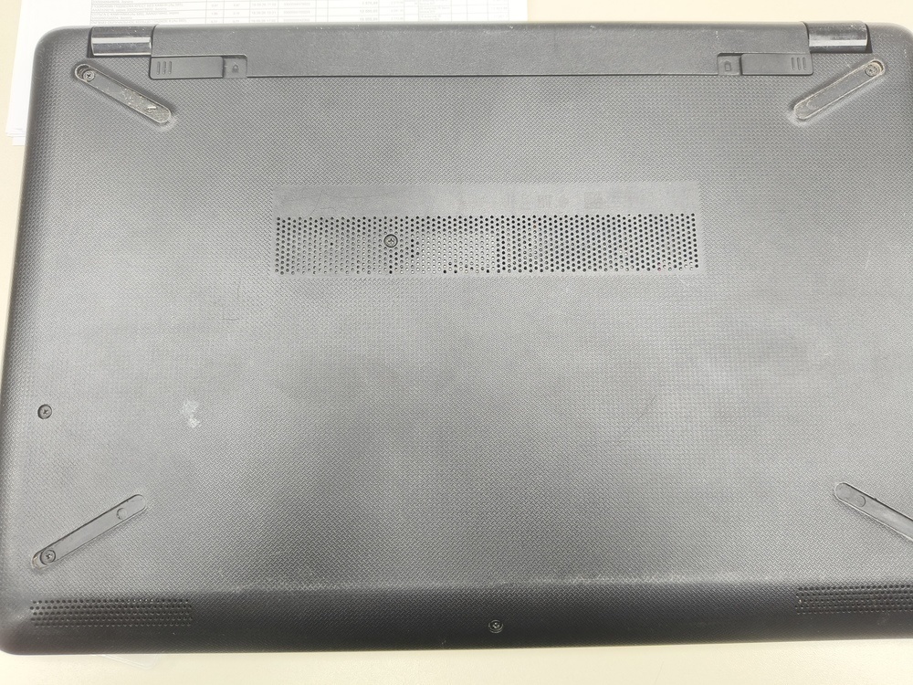 Ноутбук HP 15-rb084ur; A9-9420, Radeon R5 series, 4 Гб, 256 Гб, Нет