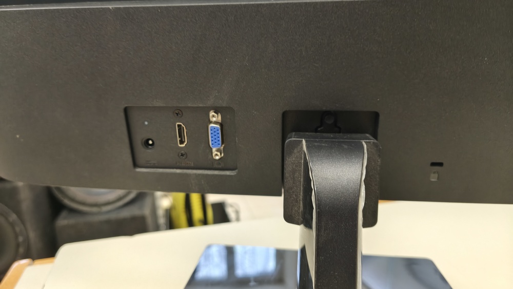 Монитор HP 22M