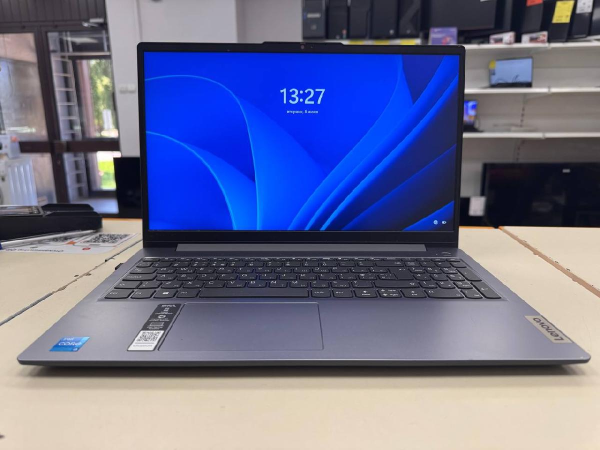 Ноутбук Lenovo; Core i3-1305U, HD Graphics, 8 Гб, 256 Гб, Нет