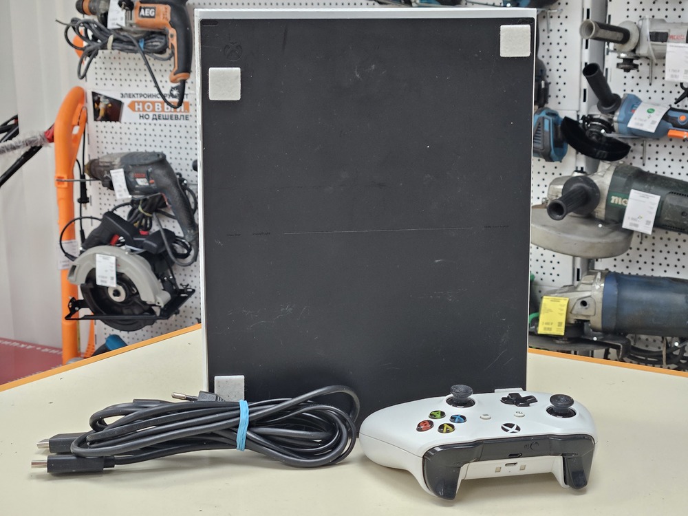 Игровая приставка Xbox One S 1TB Игровая приставка Xbox One S 1TB
