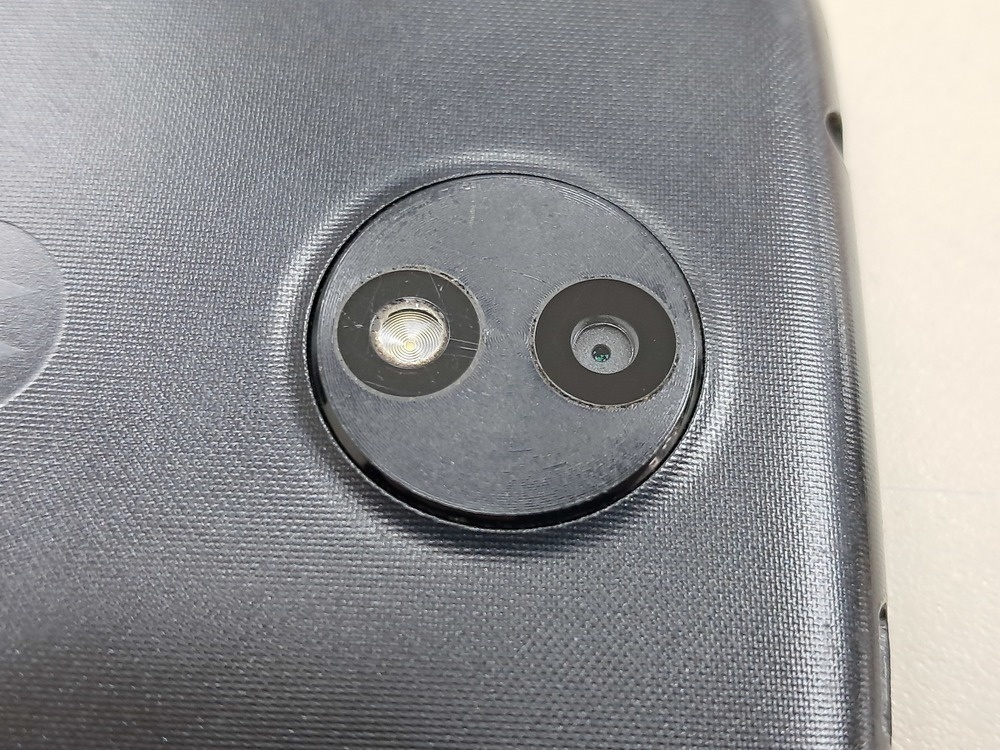 Смартфон Motorola Moto C