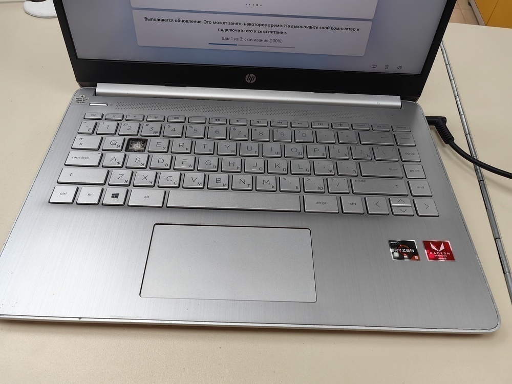 Ноутбук HP 14s-fq0006ur; Ryzen 5 3500U, Radeon Vega 8, 8 Гб, 512 GB, Нет