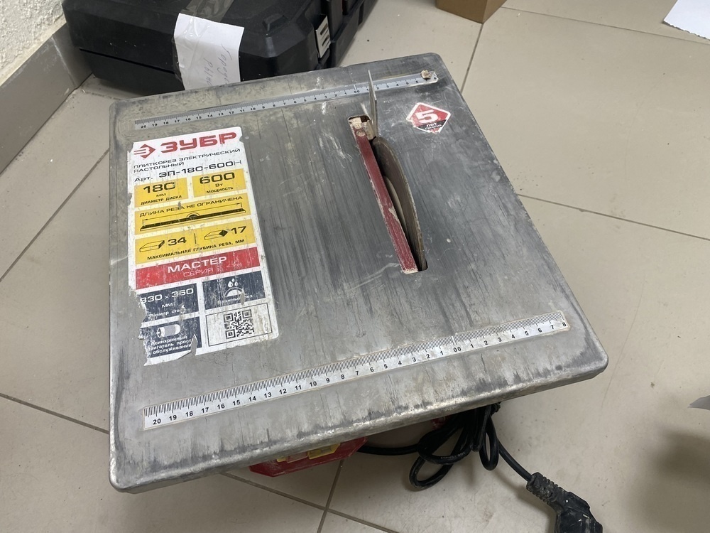 Электроплиткорез Зубр ЭП-180-600Н