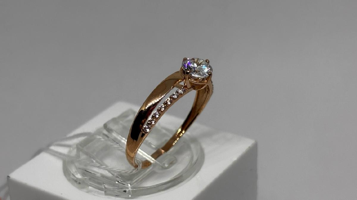 КОЛКМИ585 КОЛЬЦО С КАМНЯМИ (Au 585)