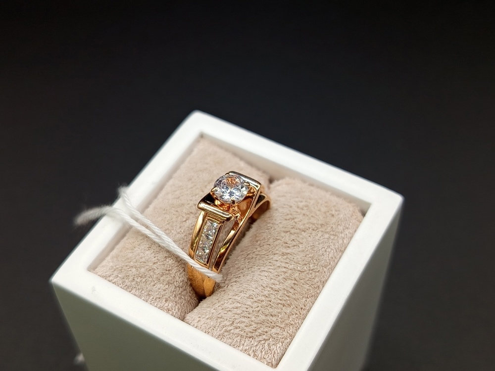 КОЛКМИ585 КОЛЬЦО С КАМНЯМИ (Au 585)