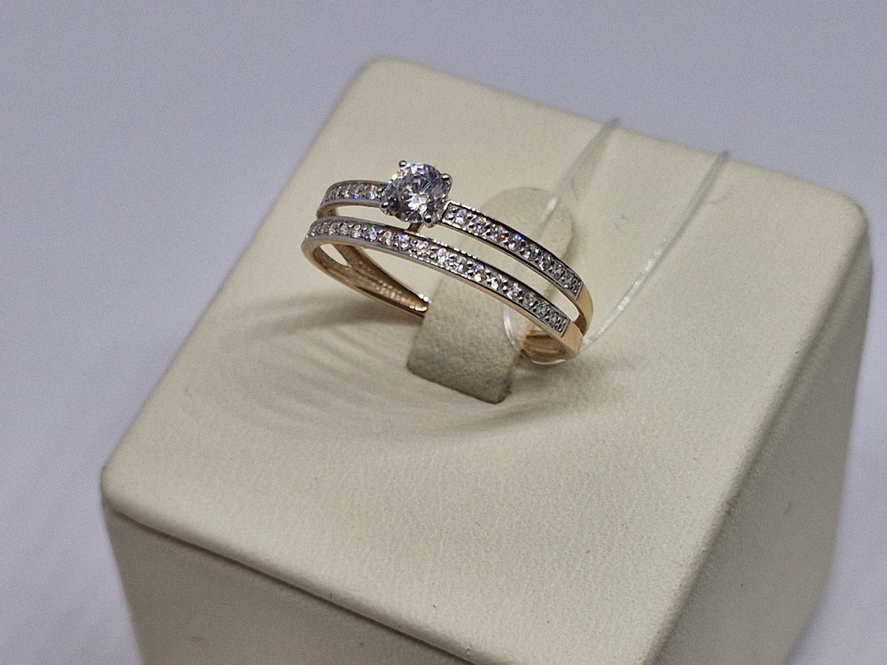 КОЛЬЦО С КАМНЯМИ (Au 585)