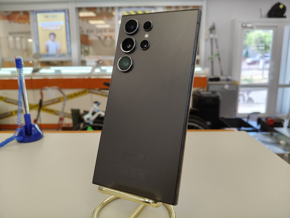 Смартфон Samsung Galaxy S24 Ultra 12/256