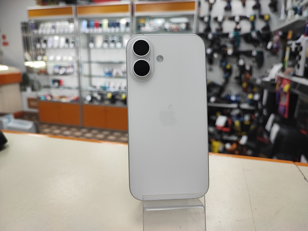 Смартфон Apple Iphone 16 256Gb