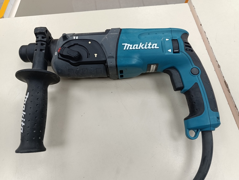 Перфоратор Makita HR2470