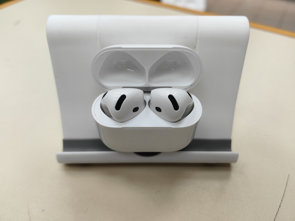 Наушники беспроводные Apple AirPods 4 Без ANC