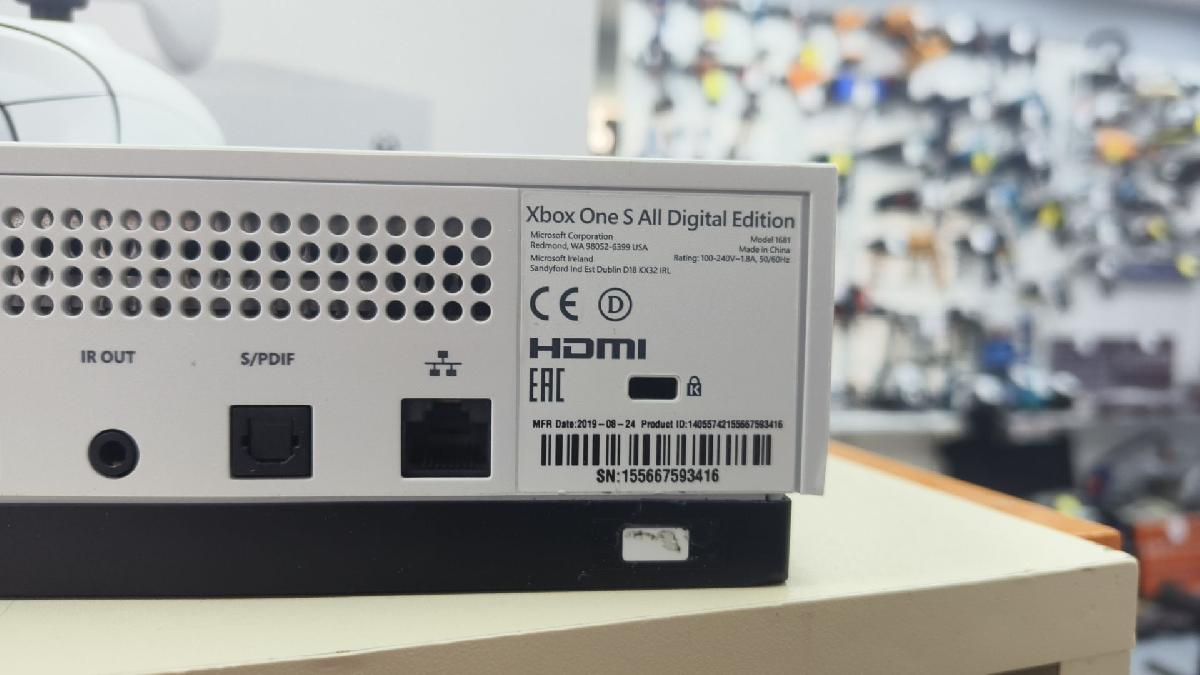 Игровая приставка Xbox One S 1TB