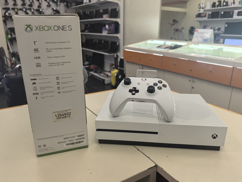 Игровая приставка Xbox One S 1TB Игровая приставка Xbox One S 1TB