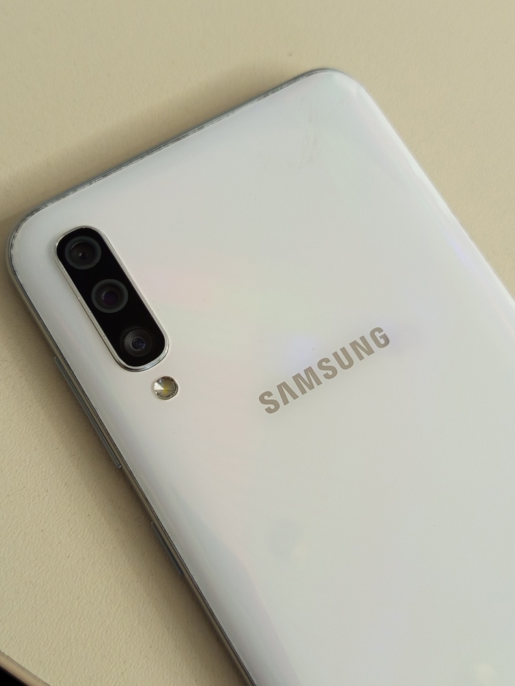 Смартфон Samsung Galaxy A50 4/64
