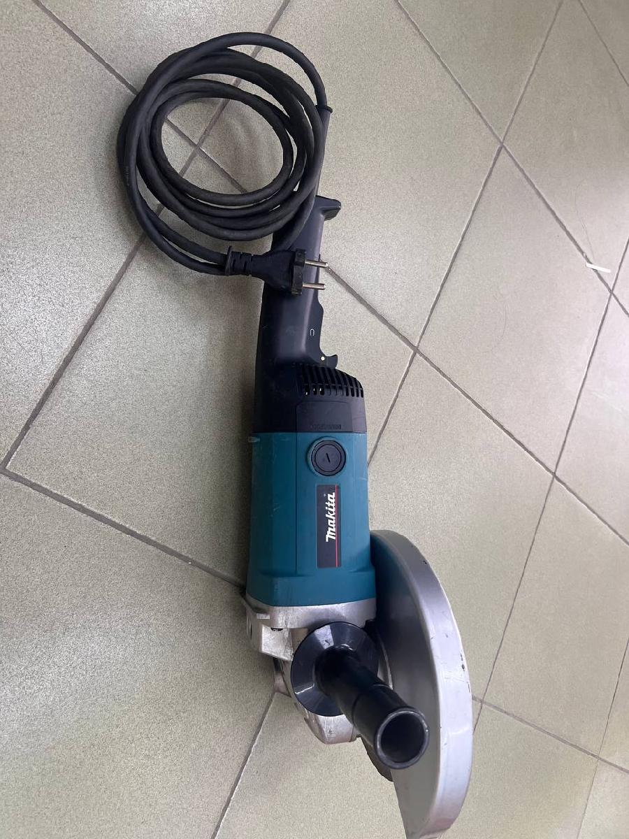 Угловая шлифмашина Makita 9069/230
