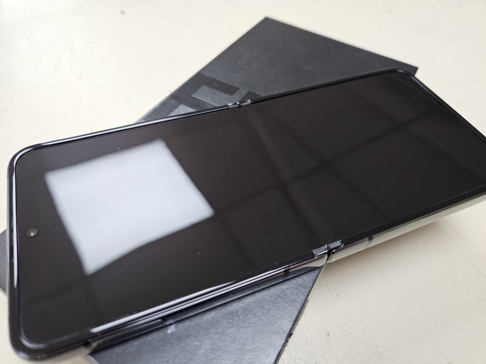 Смартфон Samsung Galaxy Z Flip 4 8/256