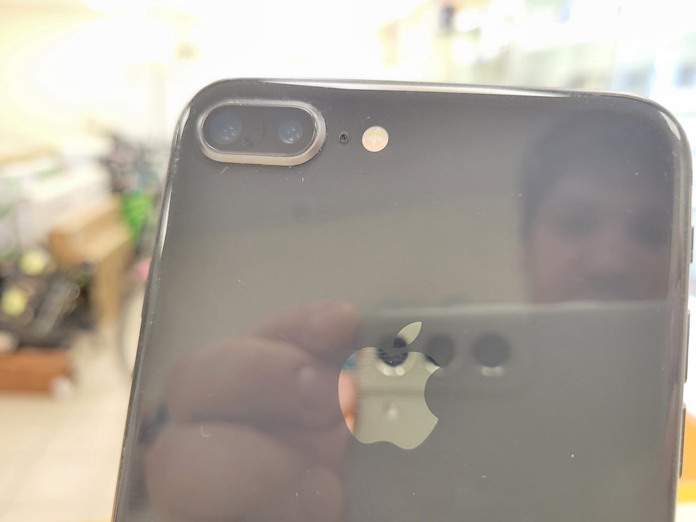 Смартфон Apple iPhone 8 Plus 64Gb