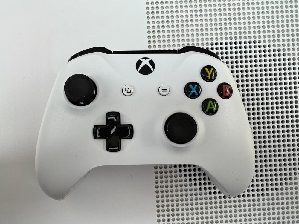 Игровая приставка Xbox One S 500Gb