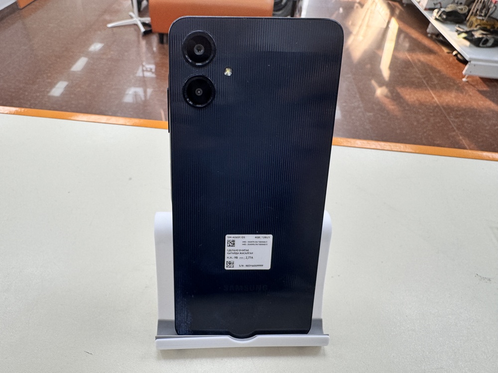 Смартфон Samsung Galaxy A06 4/128