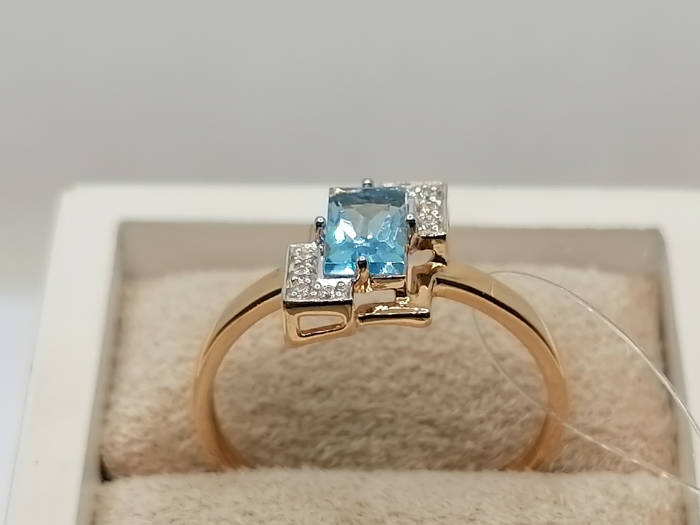 КОЛЬЦО ТОПАЗ с камнями (Au 585)