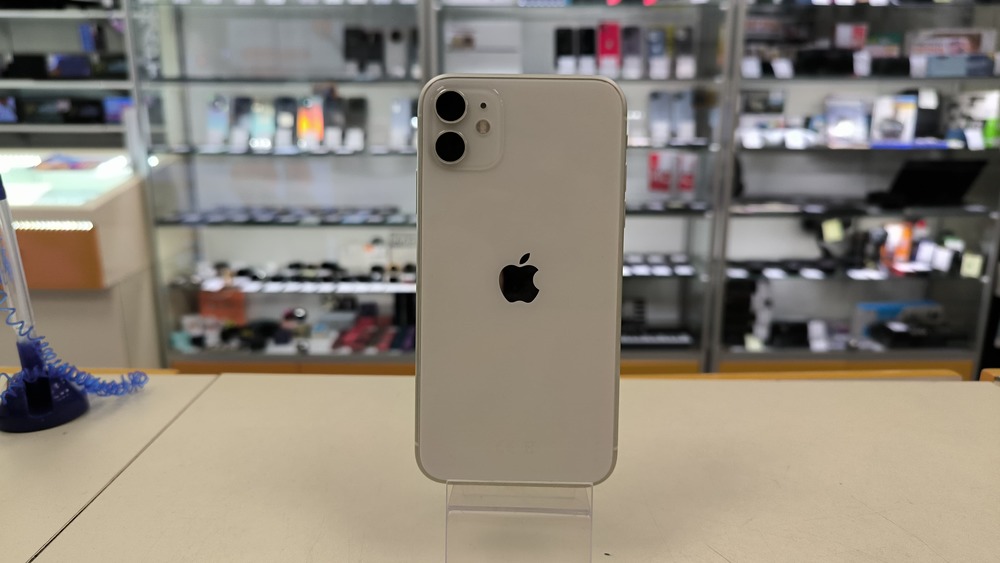 Смартфон Apple iPhone 11 64Gb