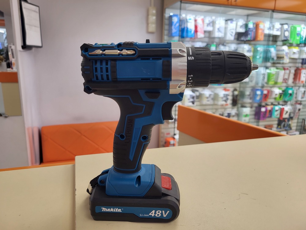 Шуруповерт Makita 123.