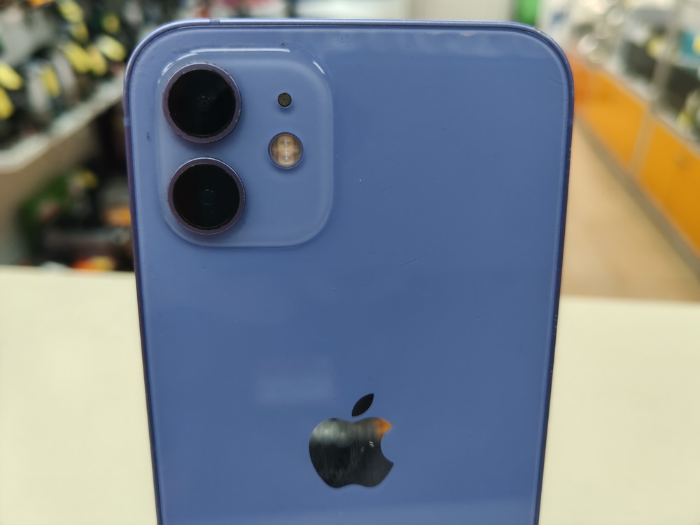 Смартфон Apple iPhone 12 64Gb